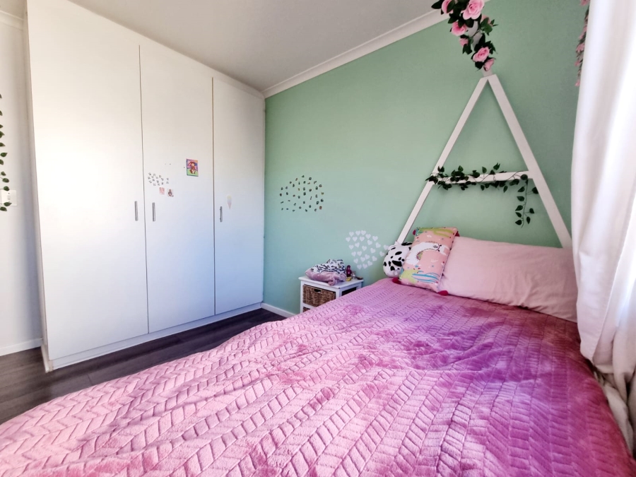 3 Bedroom Property for Sale in Sonstraal Heights Western Cape